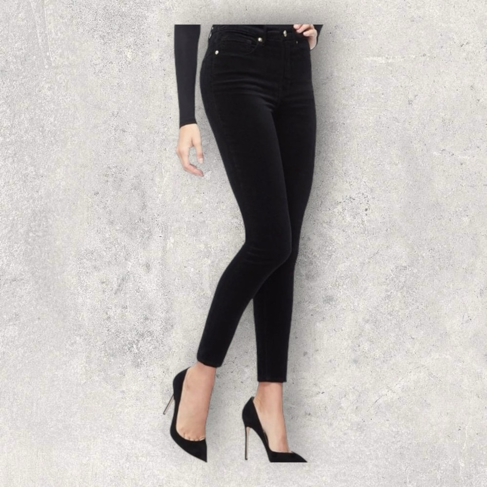 NWT • Good American Black Velvet Skinny Jeans • Size 8
